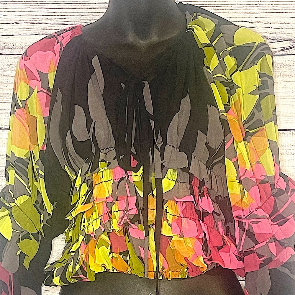 Double Zero ruffle crop top size Large